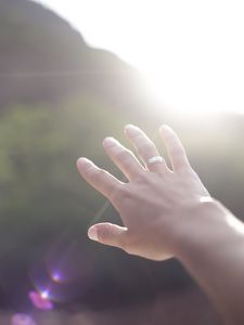 Preview wallpaper hand, sun, sunlight, fingers