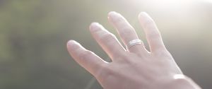 Preview wallpaper hand, sun, sunlight, fingers