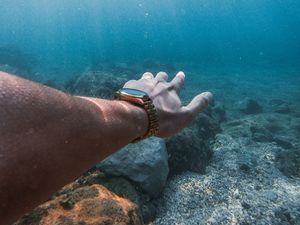 Preview wallpaper hand, watch, underwater, water, corals