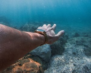 Preview wallpaper hand, watch, underwater, water, corals