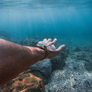 Preview wallpaper hand, watch, underwater, water, corals