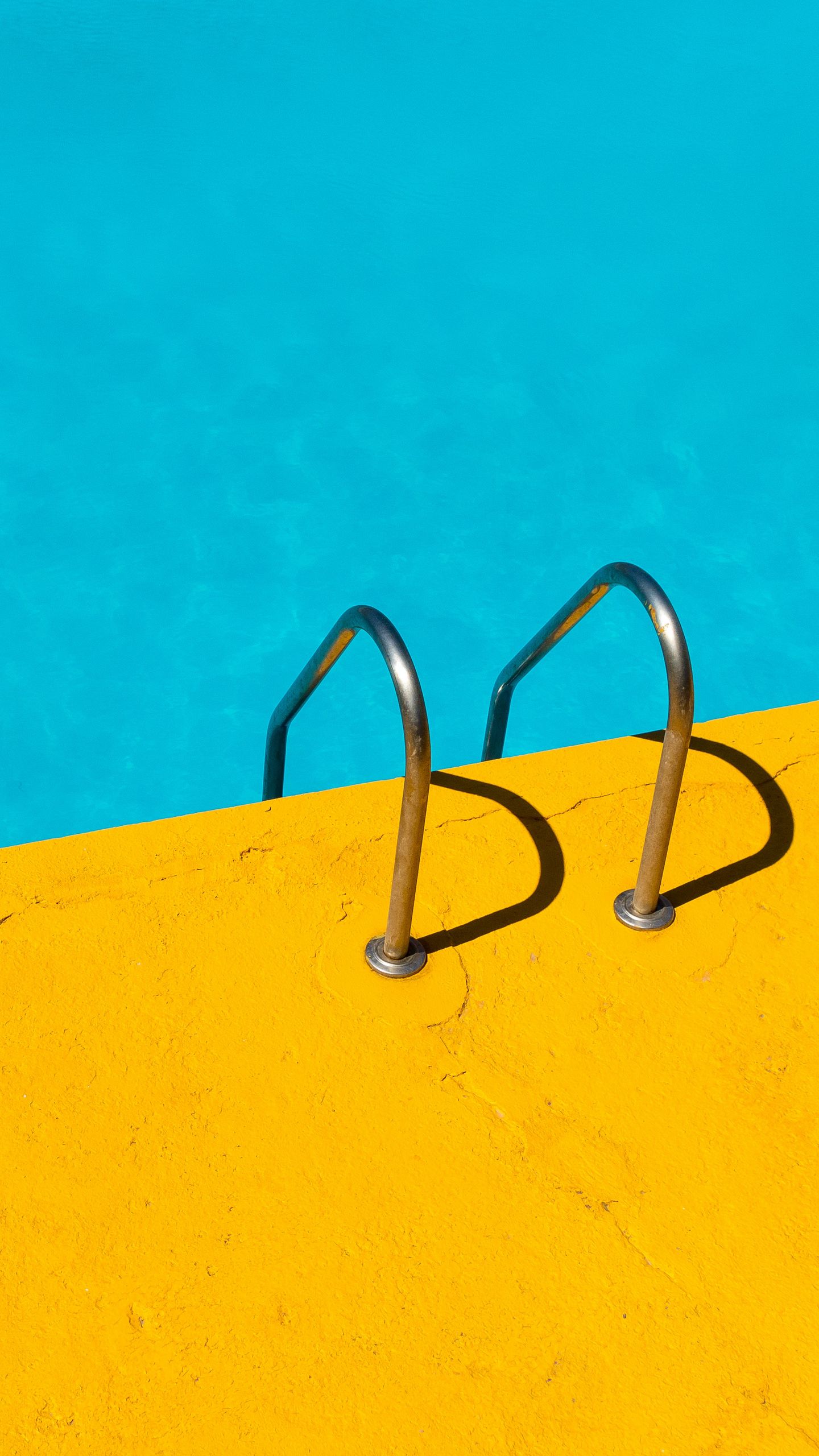 Download wallpaper 1440x2560 handrail, swimming pool, water, minimalism