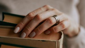Preview wallpaper hands, books, fingers