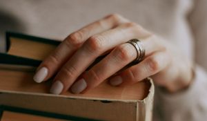 Preview wallpaper hands, books, fingers