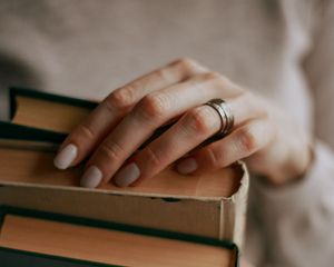 Preview wallpaper hands, books, fingers