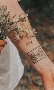 Preview wallpaper hands, bouquet, flowers, tattoo