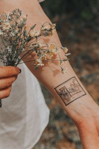 Preview wallpaper hands, bouquet, flowers, tattoo