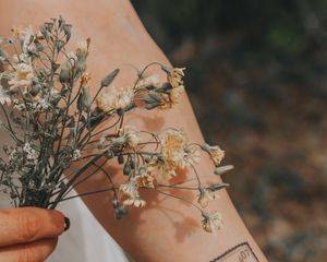 Preview wallpaper hands, bouquet, flowers, tattoo