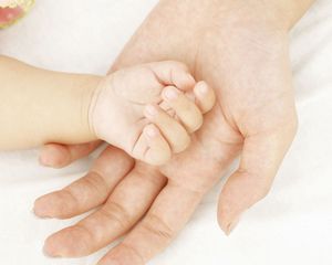 Preview wallpaper hands, child, care, tenderness