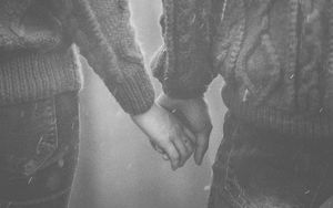 Preview wallpaper hands, couple, bw, sweater, tenderness