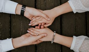 Preview wallpaper hands, couple, tenderness