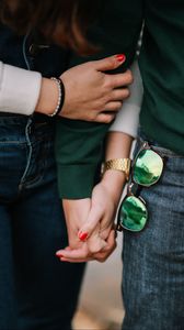 Preview wallpaper hands, couple, touch, glasses, tenderness