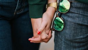 Preview wallpaper hands, couple, touch, glasses, tenderness