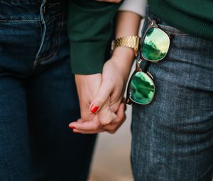 Preview wallpaper hands, couple, touch, glasses, tenderness