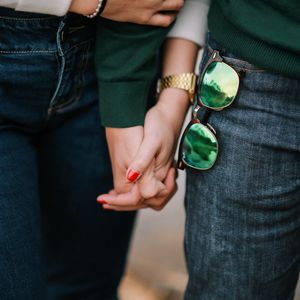 Preview wallpaper hands, couple, touch, glasses, tenderness