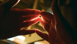 Preview wallpaper hands, fingers, rays, dark