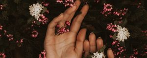Preview wallpaper hands, flowers, leaves, tenderness