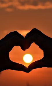 Preview wallpaper hands, heart, sun, sunset, love