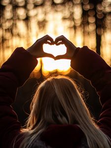 Preview wallpaper hands, heart, sunset, love, sunlight
