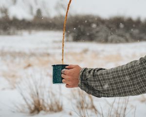 Preview wallpaper hands, mug, coffee, snow, winter