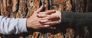 Preview wallpaper hands, tree, couple, love