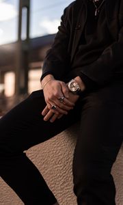 Preview wallpaper hands, watches, decoration