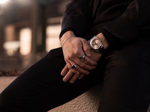 Preview wallpaper hands, watches, decoration