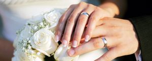 Preview wallpaper hands, wedding, rings, bouquet, roses