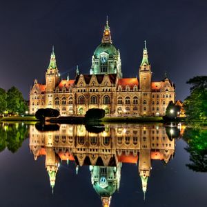 Preview wallpaper hannover, germany, building, night, reflection, shine