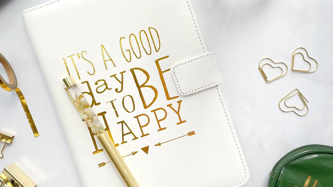 Wallpaper happy, phrase, message, notepad, aesthetics