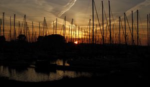 Preview wallpaper harbor, boats, sunset, dark