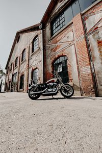 Preview wallpaper harley davidson, motorcycle, bike, black, building