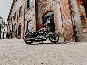 Preview wallpaper harley davidson, motorcycle, bike, black, building