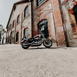 Preview wallpaper harley davidson, motorcycle, bike, black, building