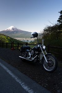 Preview wallpaper harley davidson, motorcycle, bike, asphalt, view