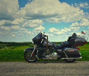 Preview wallpaper harley-davidson, bike, motorcycle, travel, road, clouds