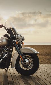 Preview wallpaper harley-davidson, motorcycle, bike, side view, shore, horizon