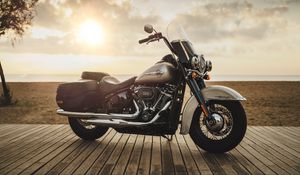 Preview wallpaper harley-davidson, motorcycle, bike, side view, shore, horizon