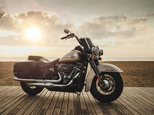 Preview wallpaper harley-davidson, motorcycle, bike, side view, shore, horizon