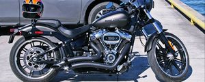 Preview wallpaper harley-davidson, motorcycle, bike, helmet, gray