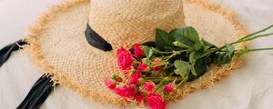 Preview wallpaper hat, roses, flowers, bouquet, aesthetics