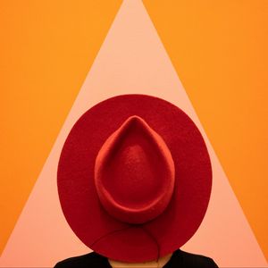 Preview wallpaper hat, triangle, minimalism