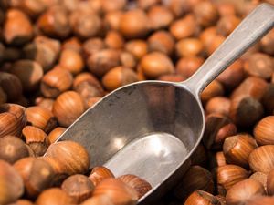 Preview wallpaper hazelnuts, scoop, lot