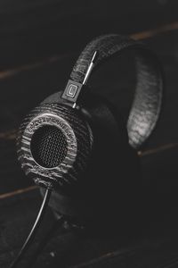 Preview wallpaper headphones, audio, dark, stylish