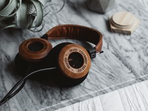 Preview wallpaper headphones, audio, sound, table