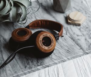 Preview wallpaper headphones, audio, sound, table