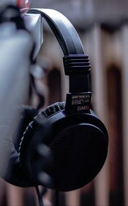 Preview wallpaper headphones, black, music, audio, electronics