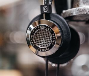 Preview wallpaper headphones, metallic, silver, audio, music