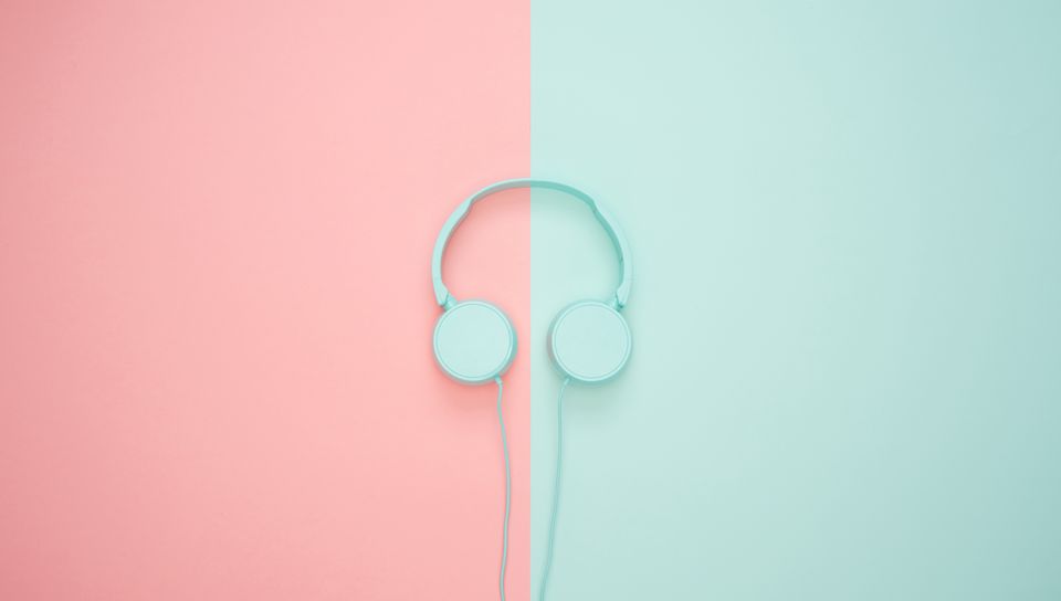 960x544 Wallpaper headphones, minimalism, pastel, pink