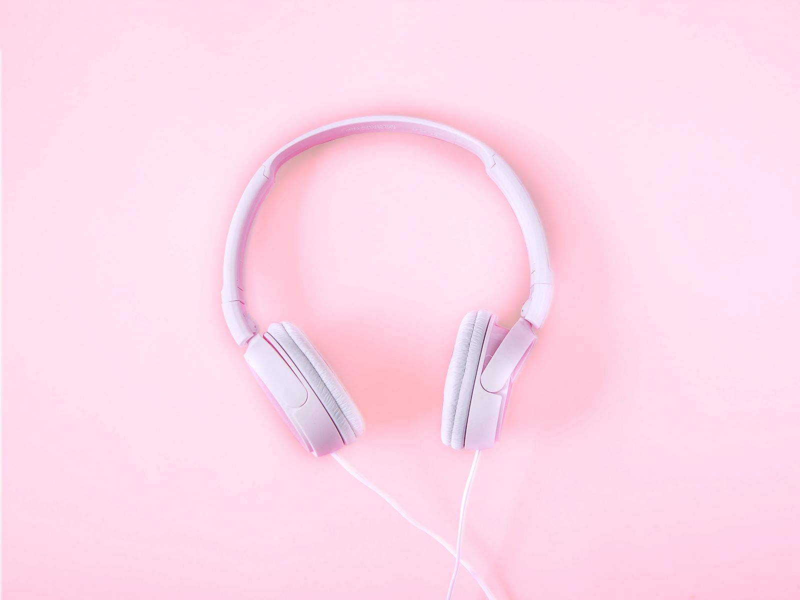 1600x1200 Wallpaper headphones, pink, tender